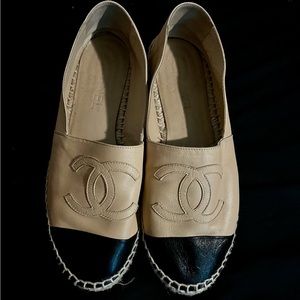 CHANEL Black and Tan Espadrilles Size 38 soft lamb skin flats, Iconic styles.